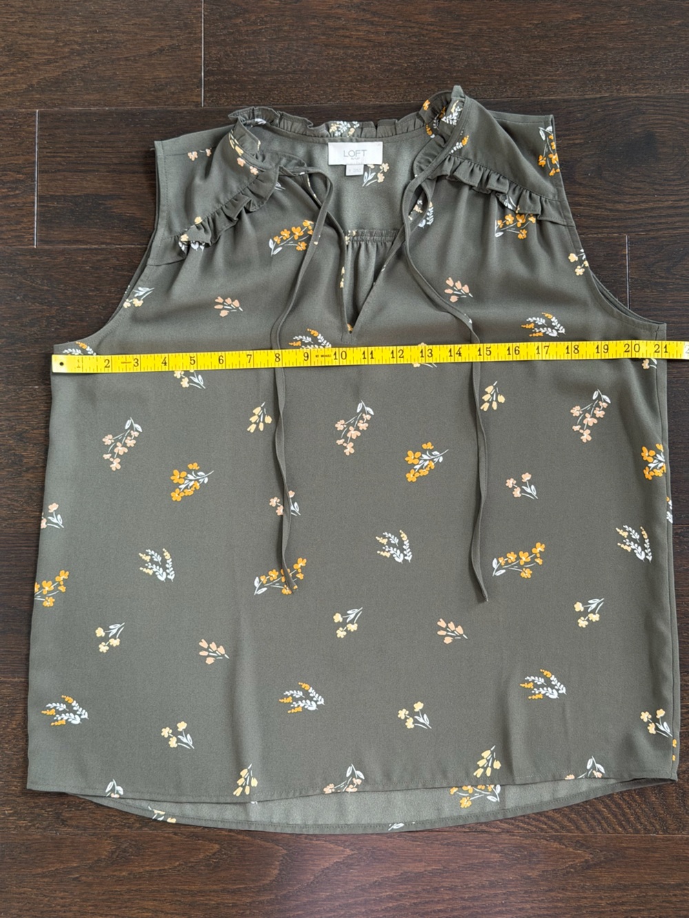 LOFT Outlet Olive Green Floral Ruffle Shell - Picture 4 of 6
